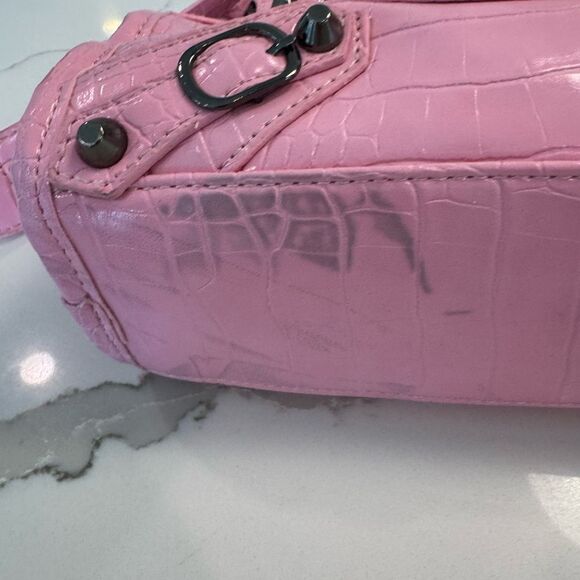 Pink Crocodile-Embossed Women's Bag - Picture 6 of 6